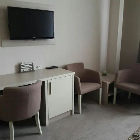 Palazzo Hotel 3*